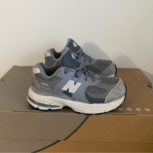 New balance 2002R Grey/White Toddler Sneakers- SZ 7 C - Picture 8 of 13